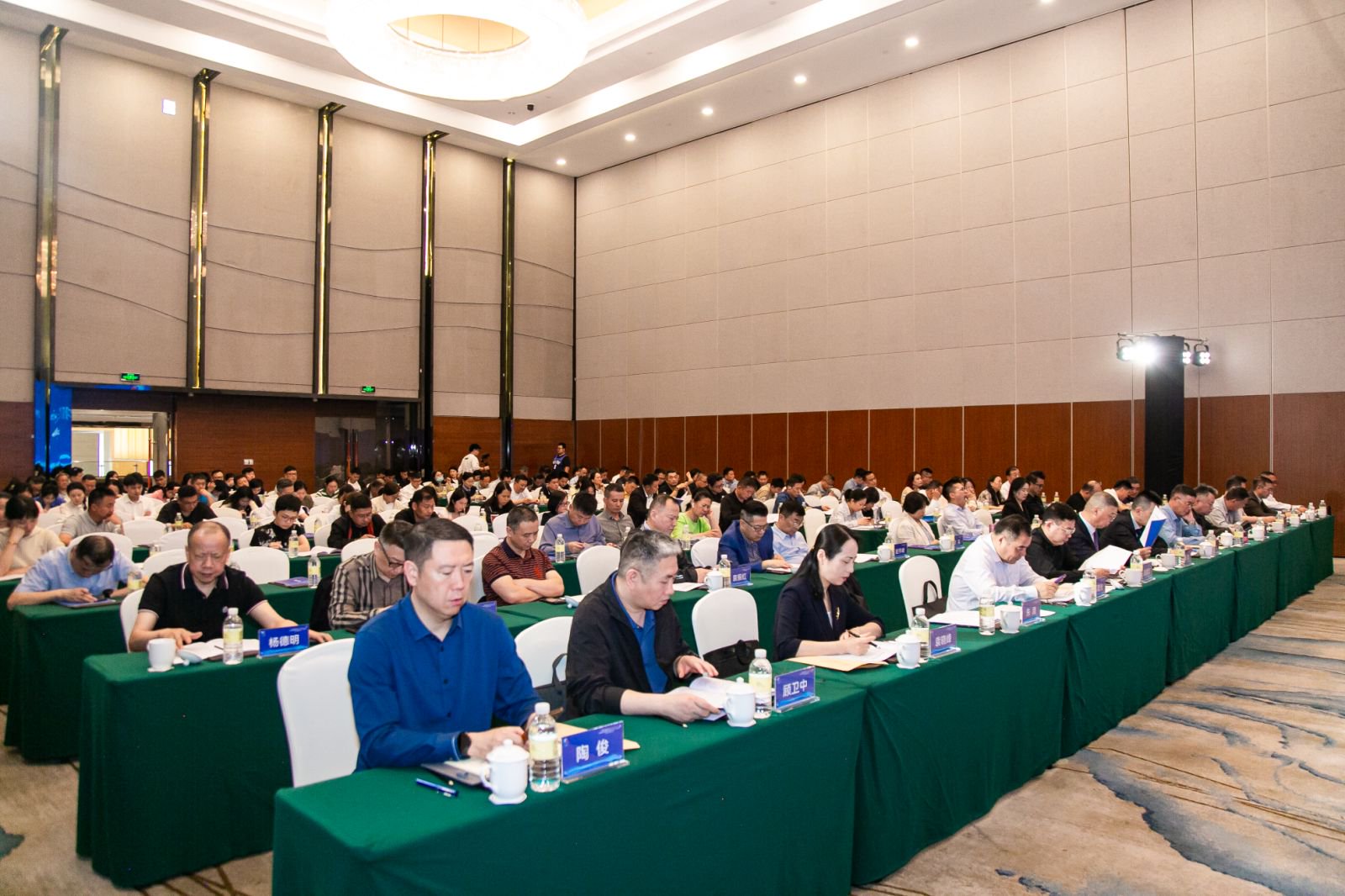 创新引领新发展，聚力共筑新华章——苏州市装修装饰行业协会召开五届三次理事会暨会员代表大会